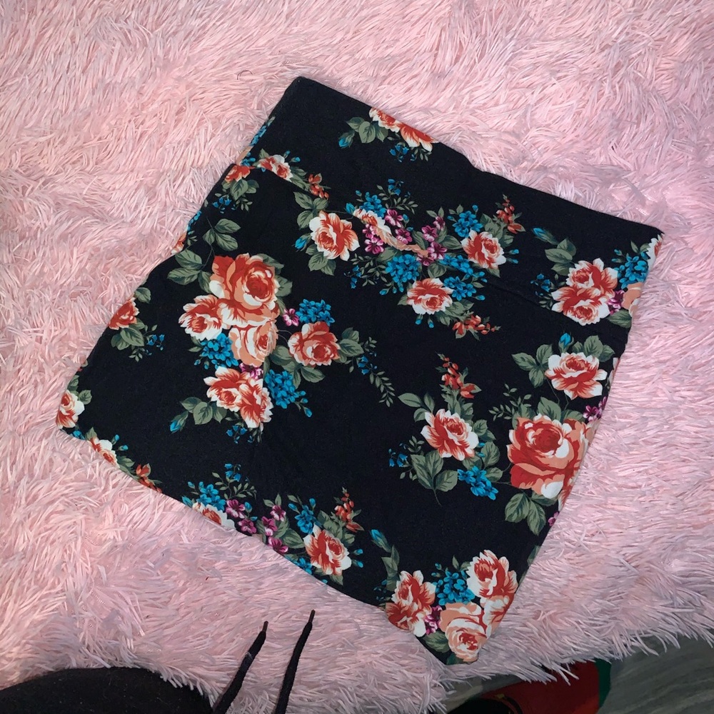 mini skirt